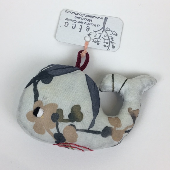 One handmade whale 🐳 keychain ornament - Picture 2 of 4